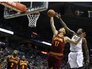 varejao-rebound-bucks-2012-mctjpg-4cbd2f3d46d4194e