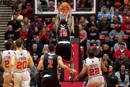 Anthony+bennett+unlv+v+san+diego+state+h3402-twovul-520x348